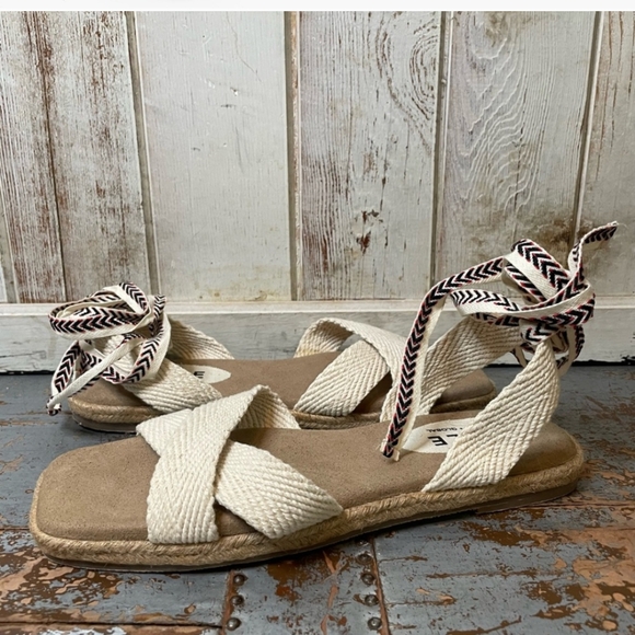 Able Pooja Lace Up Sandal - Picture 4 of 7